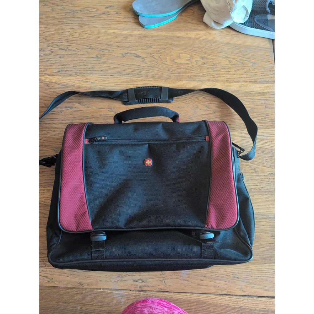 Wenger Swiss Computer Laptop Case Shoulder Bag Flapfront Briefcase Black Red EUC